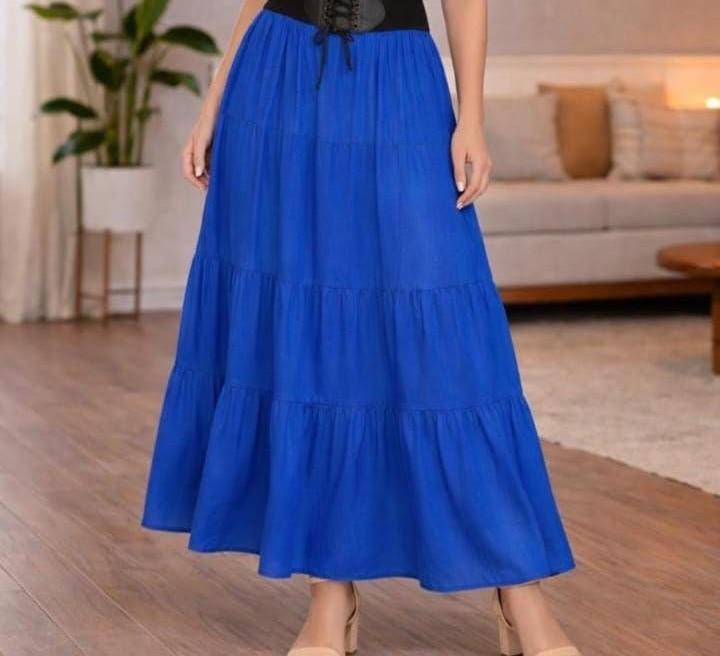 Falda larga azul rey con boleros