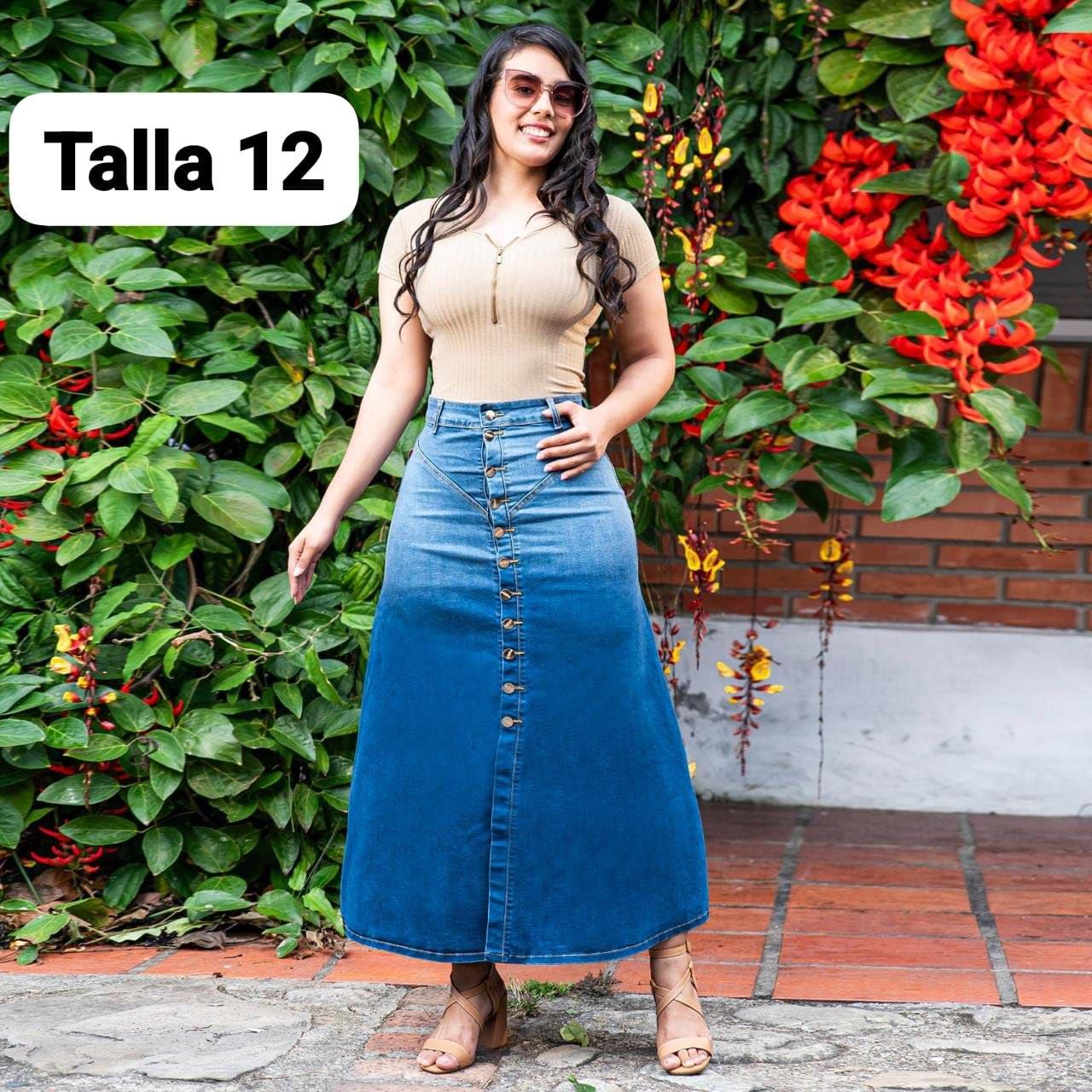 Falda larga en jean degradado con botones al frente